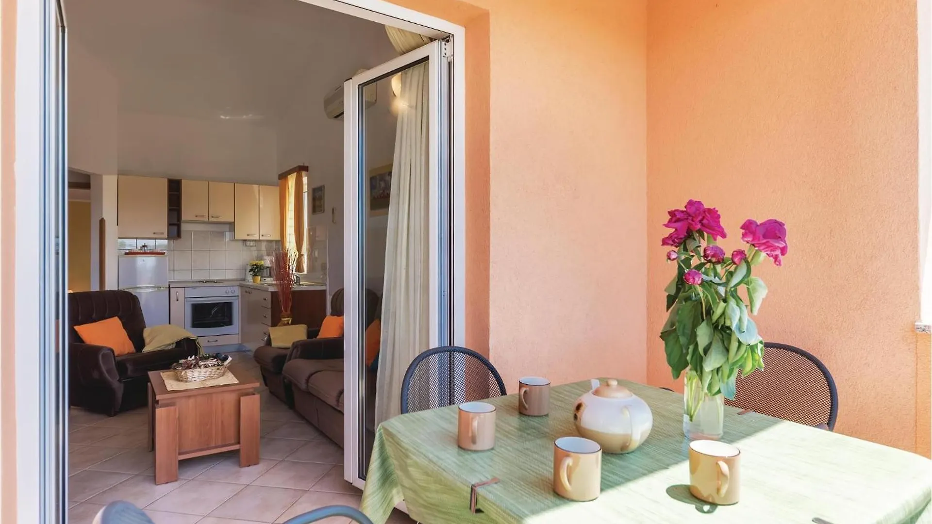 Stunning Home In Krnica With Wifi 0*,
