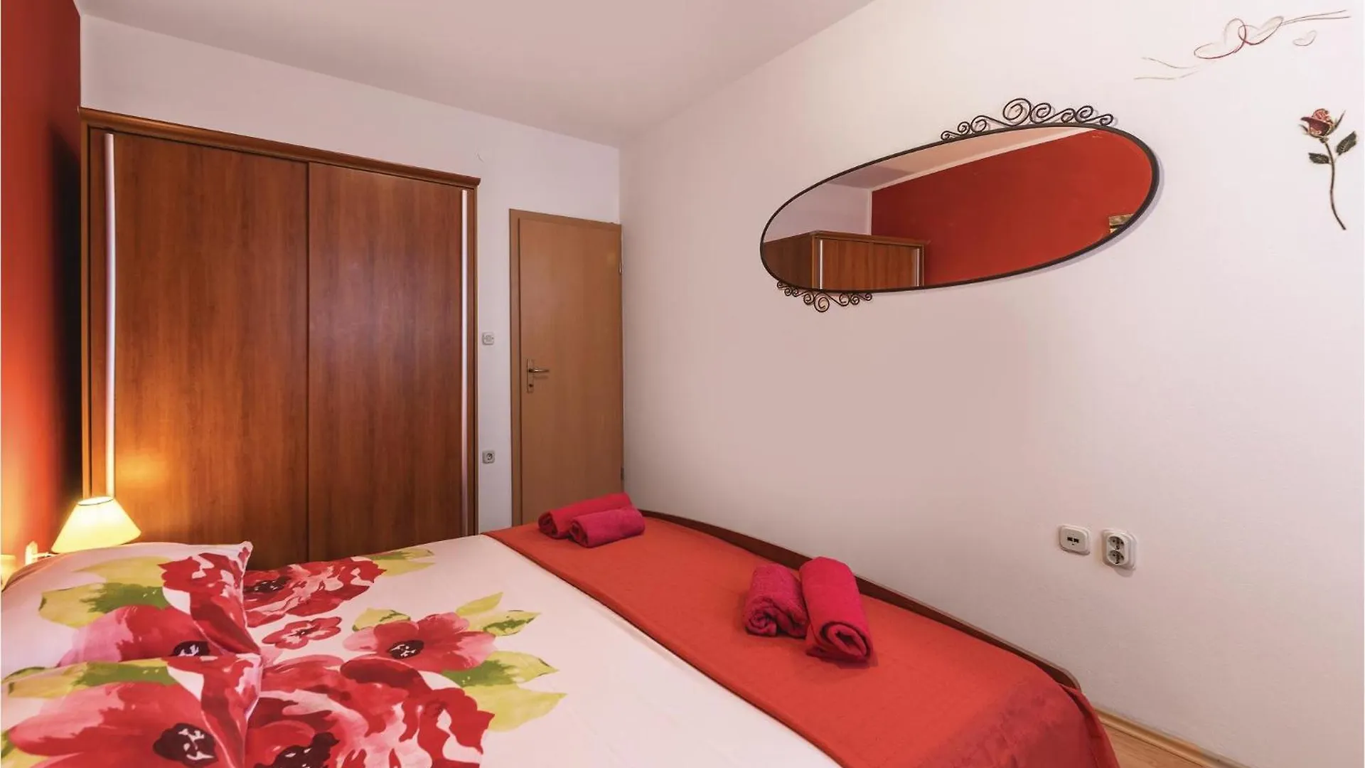 Stunning Home In Krnica With Wifi Дом отдыха