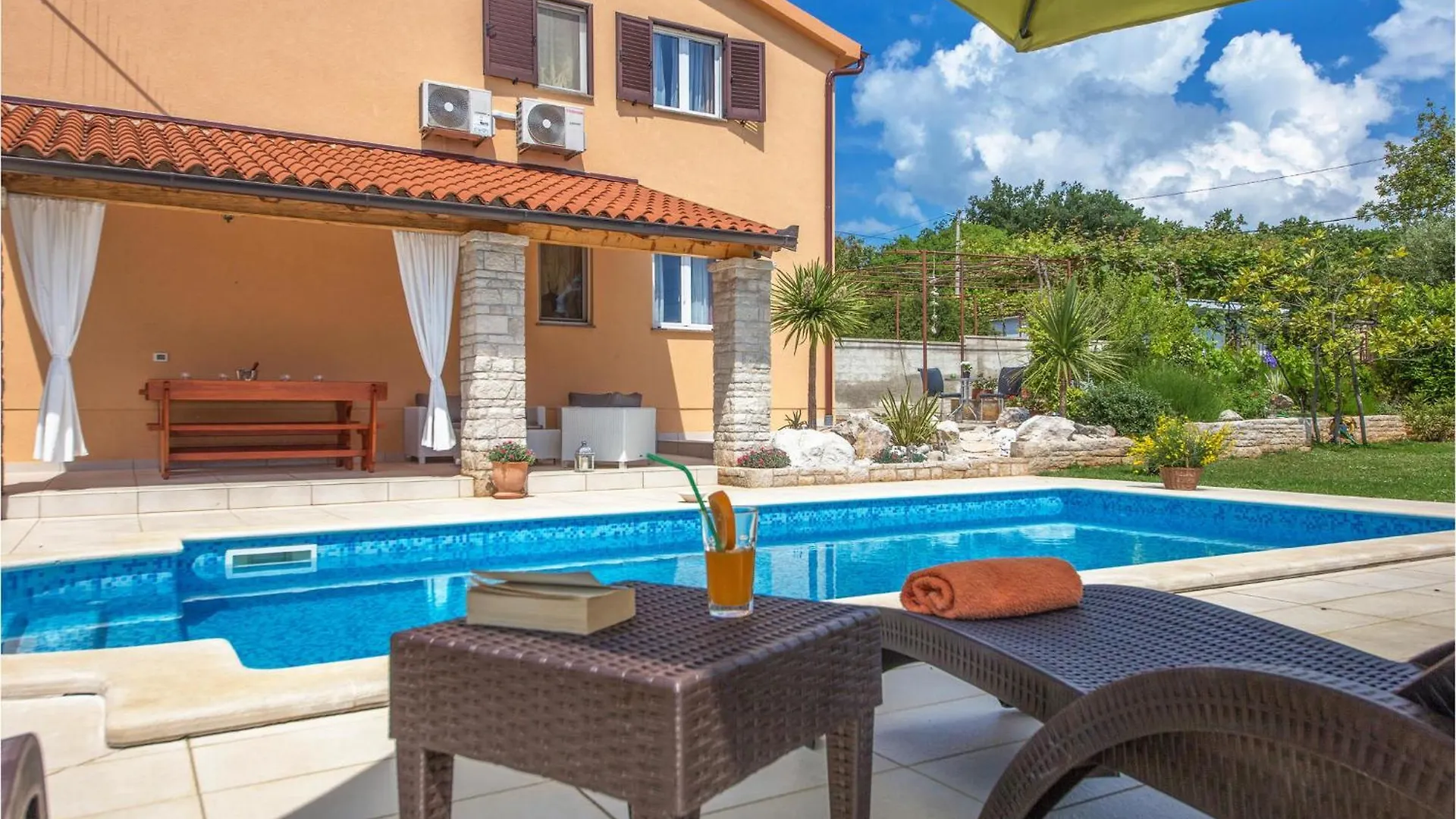 Stunning Home In Krnica With Wifi