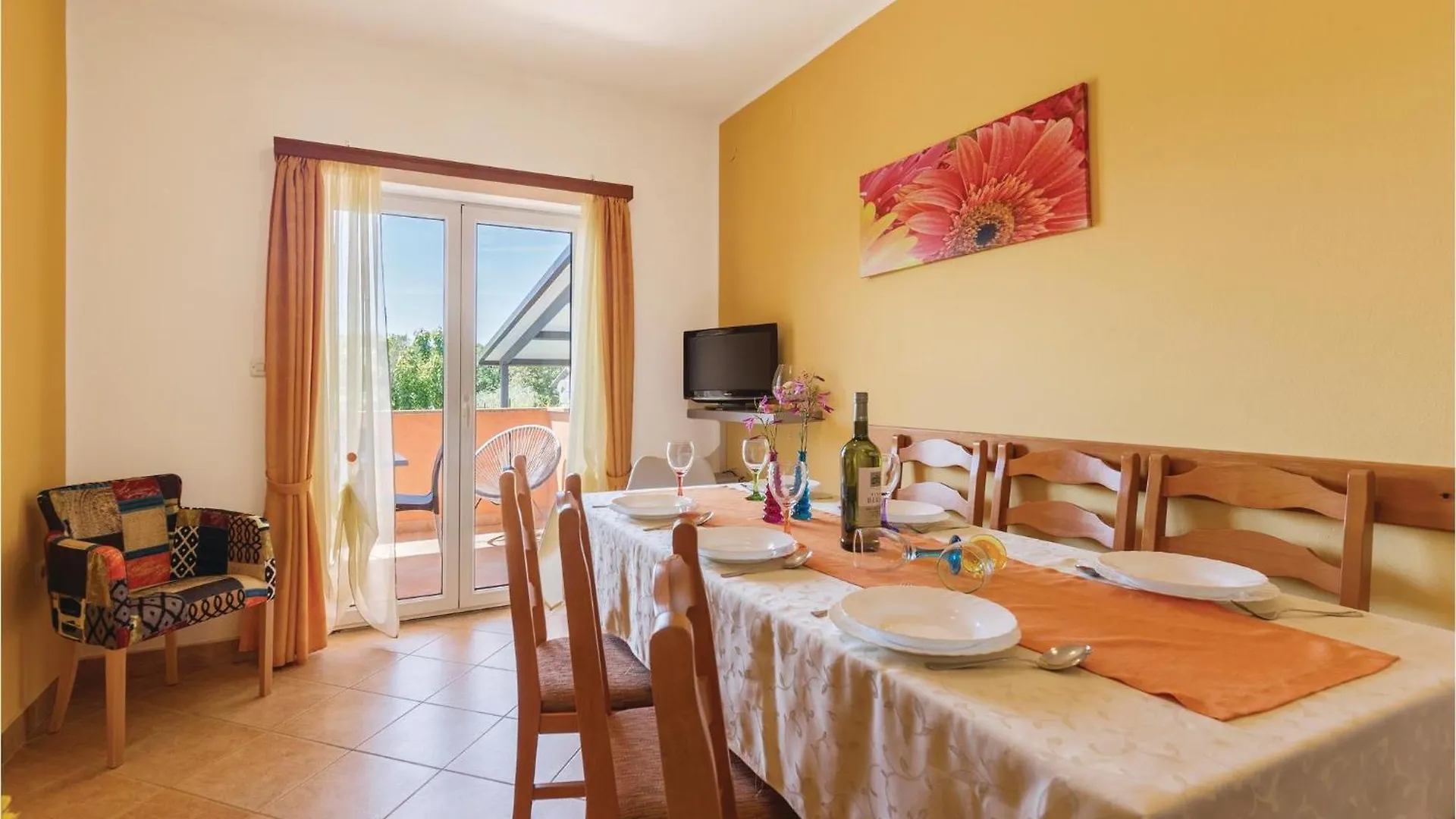 Stunning Home In Krnica With Wifi 0*,