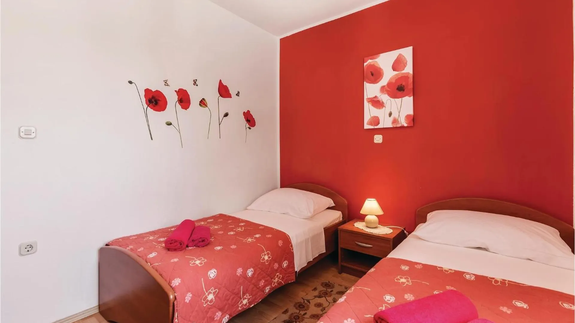 Stunning Home In Krnica With Wifi 0*,  Хорватия